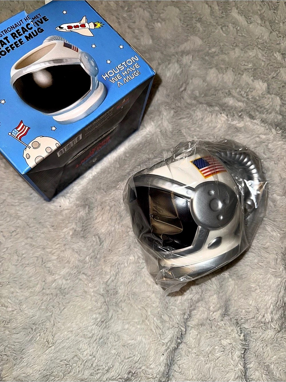 Mars International USA Astronaut Helmet Heat Reactive Coffee Mug Heat Reactive